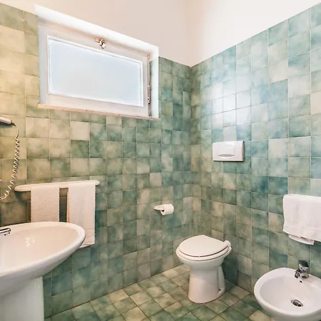 Hibiscus Aparthotel 4*