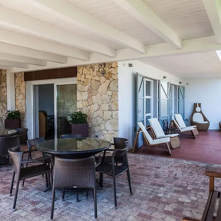 Hibiscus Aparthotel 3*