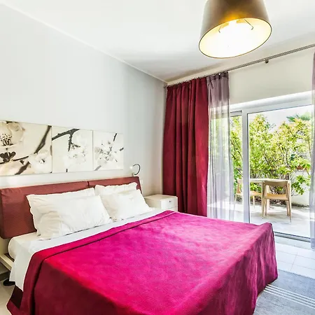 Hibiscus Aparthotel 3*