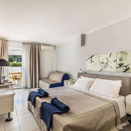 Aparthotel Hibiscus La Caletta