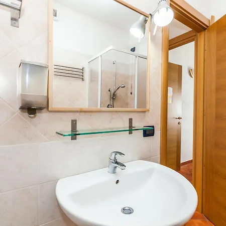 Hibiscus Aparthotel 3*
