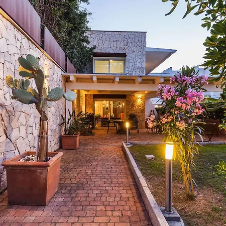 Hibiscus 4* ラ・カレッタ