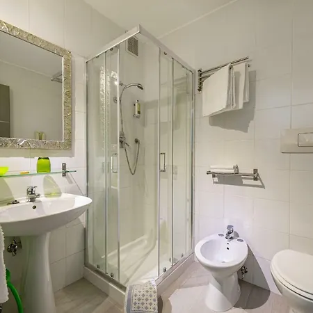 Hibiscus アパートホテル